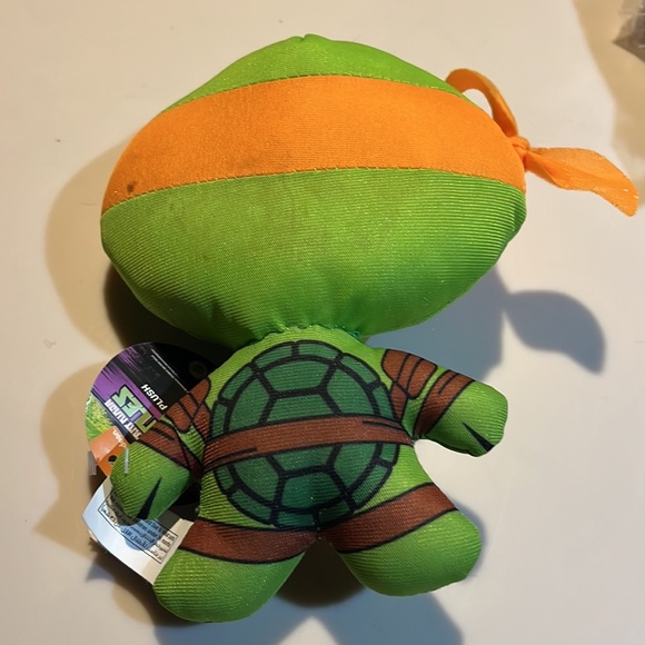 Teenage Mutant Ninja Michelangelo Plush - Picture 2 of 6